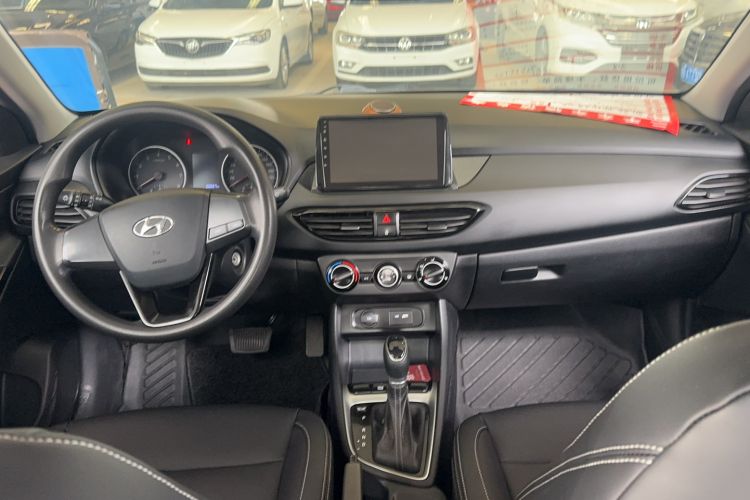 Used Hyundai Celesta 2018 1.6L Automatic GL Enjoyment Edition China VI compliant Interior 3