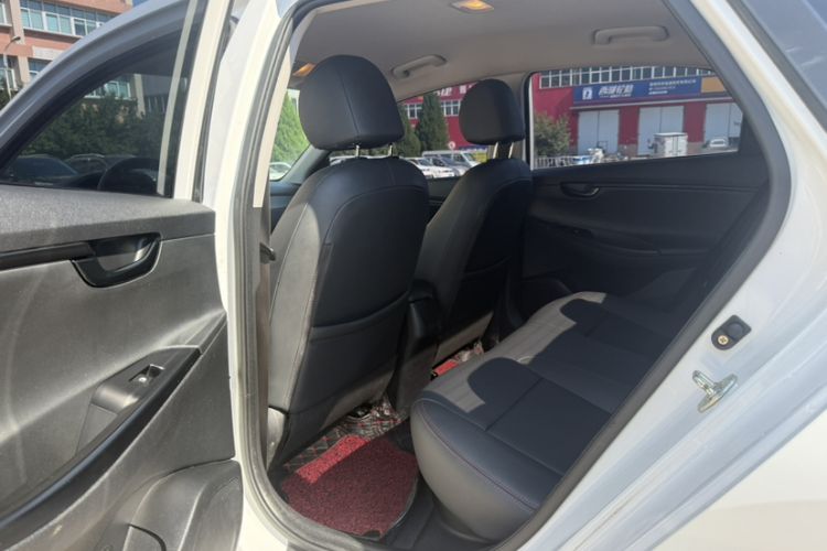 Used Hyundai Celesta 2018 1.6L Automatic GL Enjoyment Edition China VI compliant Interior 3