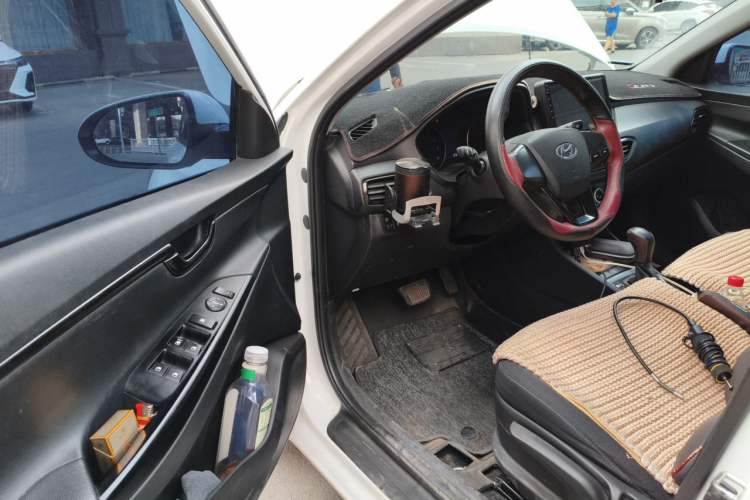 Used Hyundai Celesta 2018 1.6L Automatic GL Enjoyment Edition China VI compliant Interior 3