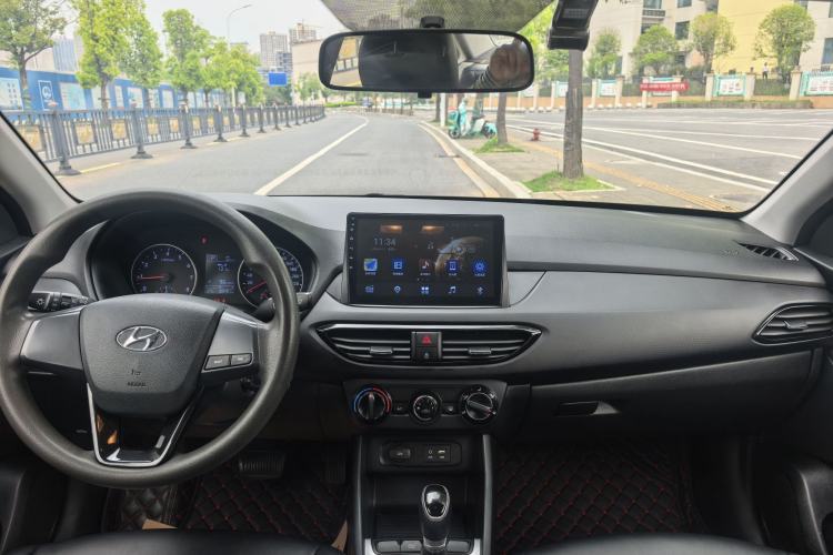 Used Hyundai Celesta 2018 1.6L Automatic GL Enjoyment Version China V Standard Interior 4