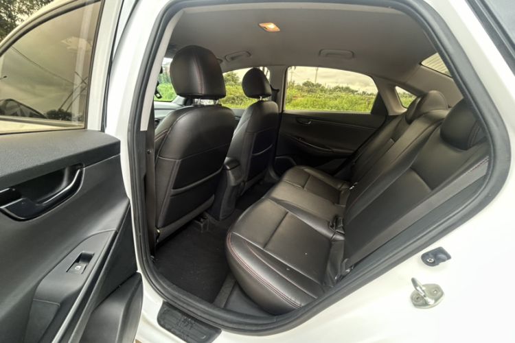 Used Hyundai Celesta 2018 1.6L Automatic GL Enjoyment Version China V Standard Interior 4