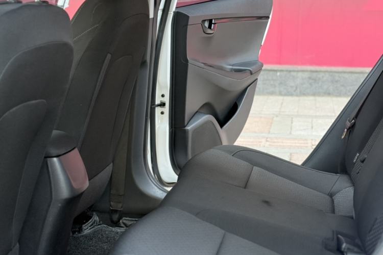 Used Hyundai Celesta 2018 1.6L Automatic GL Enjoyment Version China V Standard Interior 4