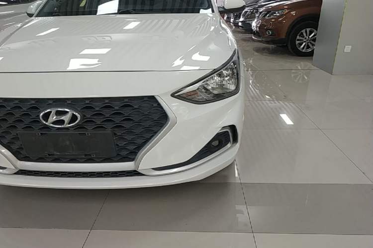 Used Hyundai Celesta 2018 1.6L Automatic GL Enjoyment Edition China VI compliant Left Front Headlight