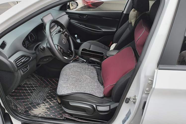 Used Hyundai Celesta 2018 1.6L Automatic GL Enjoyment Edition China VI compliant Left Front Seat