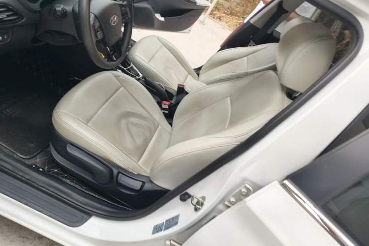 Used Hyundai Celesta 2018 1.6L Automatic GL Enjoyment Edition China VI compliant Left Front Seat