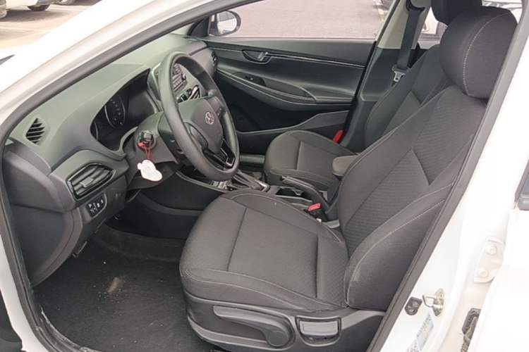 Used Hyundai Celesta 2018 1.6L Automatic GL Enjoyment Edition China VI compliant Left Front Seat