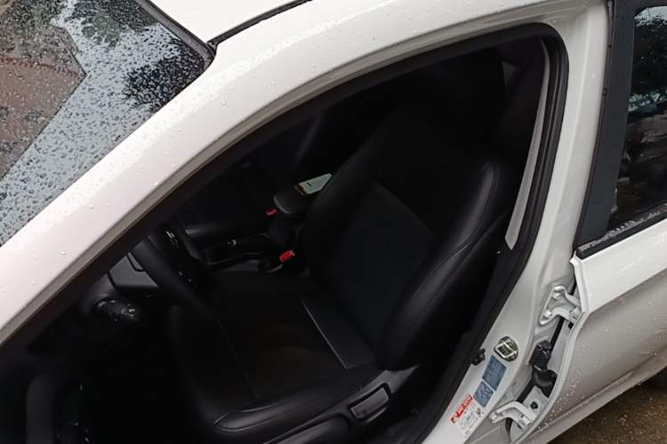 Used Hyundai Celesta 2018 1.6L Automatic GL Enjoyment Edition China VI compliant Left Front Seat