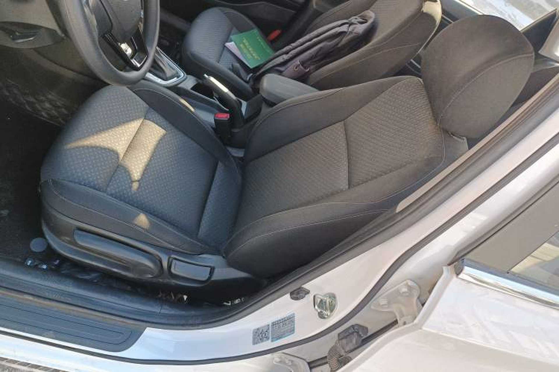 Used Hyundai Celesta 2018 1.6L Automatic GL Enjoyment Edition China VI compliant Left Front Seat