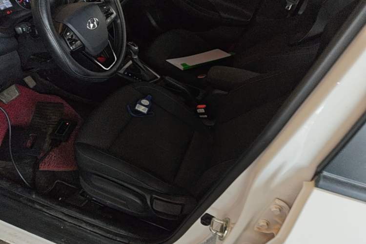 Used Hyundai Celesta 2018 1.6L Automatic GL Enjoyment Edition China VI compliant Left Front Seat