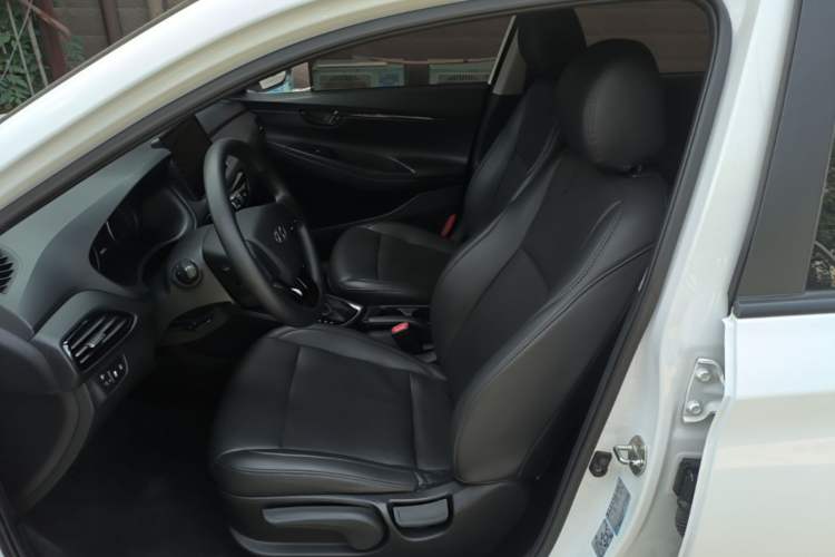 Used Hyundai Celesta 2018 1.6L Automatic GL Enjoyment Edition China VI compliant Left Front Seat