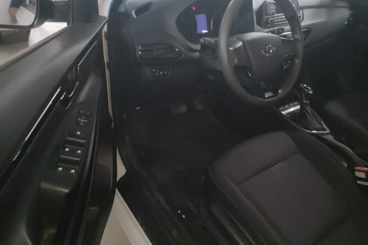 Used Hyundai Celesta 2018 1.6L Automatic GL Enjoyment Edition China VI compliant Left Front Seat