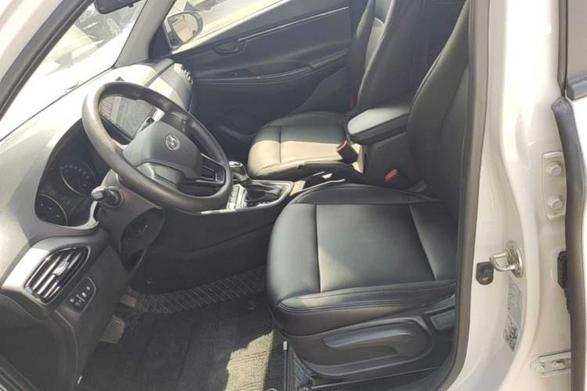 Used Hyundai Celesta 2018 1.6L Automatic GL Enjoyment Edition China VI compliant Left Front Seat