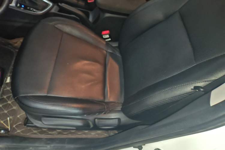 Used Hyundai Celesta 2018 1.6L Automatic GL Enjoyment Edition China VI compliant Left Front Seat