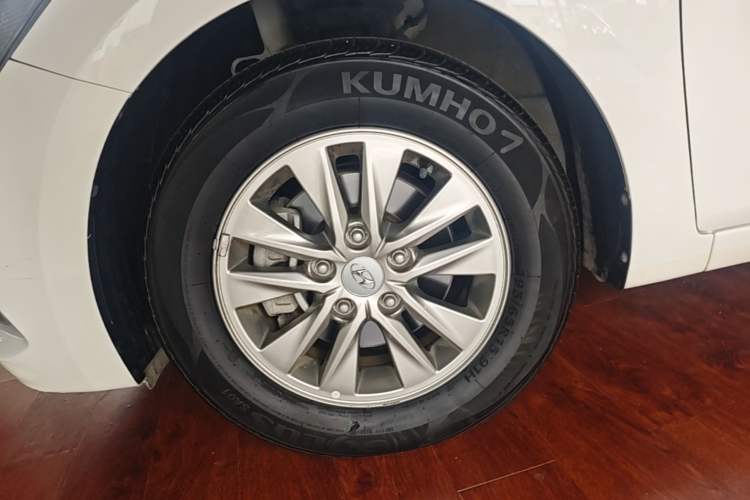 Used Hyundai Celesta 2018 1.6L Automatic GL Enjoyment Edition China VI compliant Left Front Wheel Hub