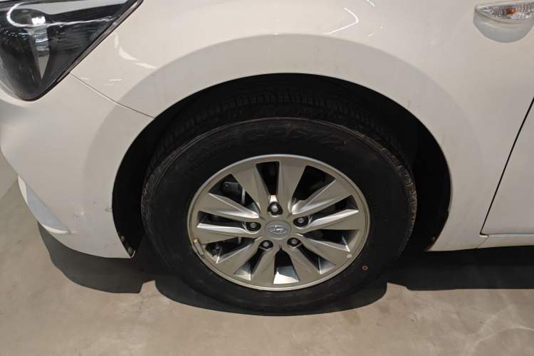 Used Hyundai Celesta 2018 1.6L Automatic GL Enjoyment Version China V Standard Left Front Wheel Hub