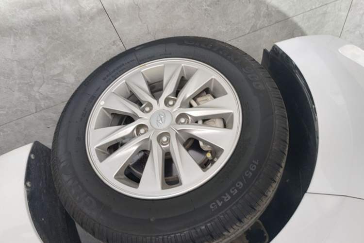 Used Hyundai Celesta 2018 1.6L Automatic GL Enjoyment Edition China VI compliant Left Front Wheel Hub
