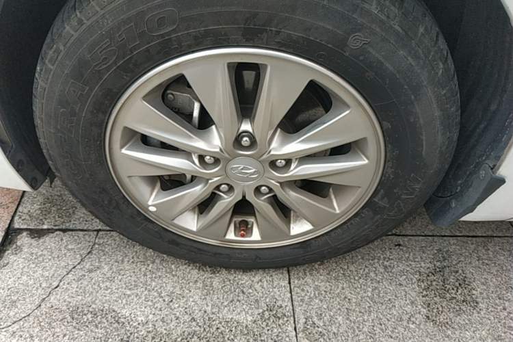 Used Hyundai Celesta 2018 1.6L Automatic GL Enjoyment Edition China VI compliant Left Front Wheel Hub