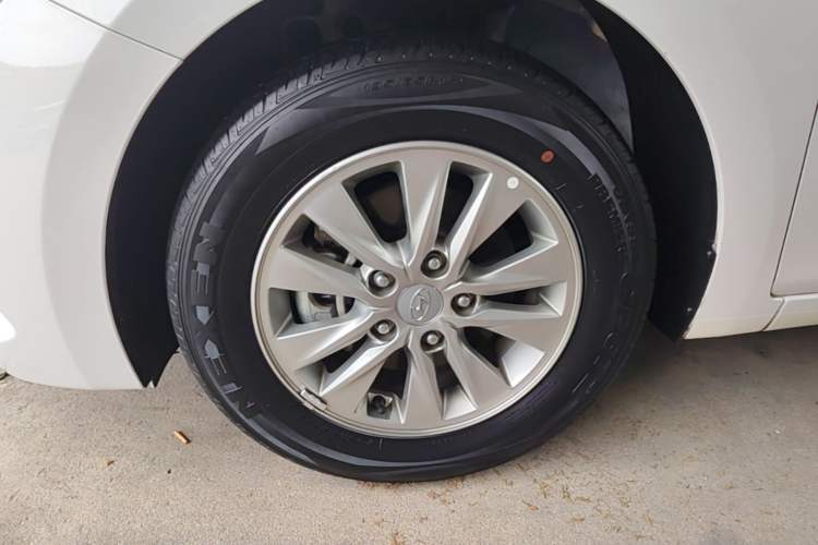 Used Hyundai Celesta 2018 1.6L Automatic GL Enjoyment Edition China VI compliant Left Front Wheel Hub