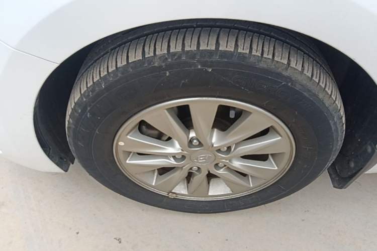 Used Hyundai Celesta 2018 1.6L Automatic GL Enjoyment Version China V Standard Left Front Wheel Hub
