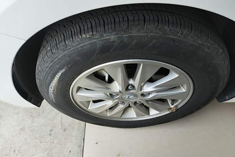 Used Hyundai Celesta 2018 1.6L Automatic GL Enjoyment Edition China VI compliant Left Front Wheel Hub
