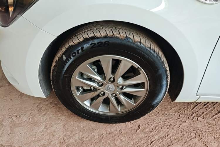 Used Hyundai Celesta 2018 1.6L Automatic GL Enjoyment Edition China VI compliant Left Front Wheel Hub