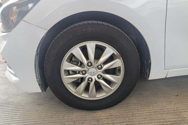 Used Hyundai Celesta 2018 1.6L Automatic GL Enjoyment Edition China VI compliant Left Front Wheel Hub