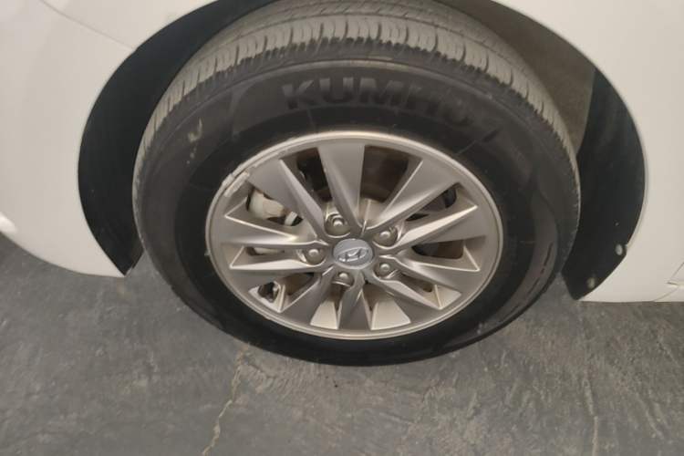 Used Hyundai Celesta 2018 1.6L Automatic GL Enjoyment Version China V Standard Left Front Wheel Hub
