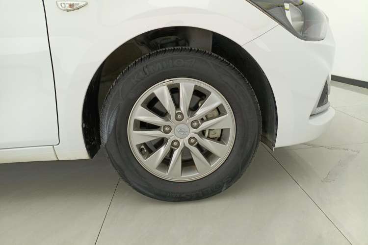Used Hyundai Celesta 2018 1.6L Automatic GL Enjoyment Edition China VI compliant Left Front Wheel Hub