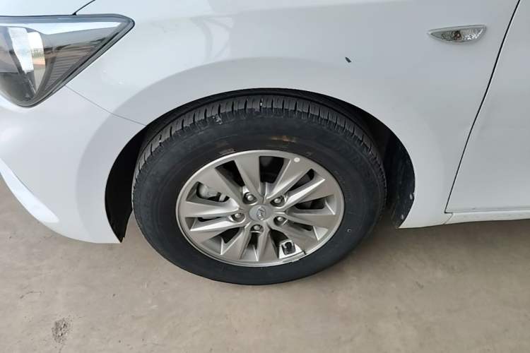 Used Hyundai Celesta 2018 1.6L Automatic GL Enjoyment Version China V Standard Left Front Wheel Hub