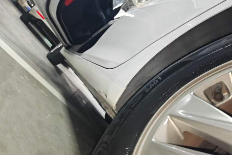 Used Hyundai Celesta 2018 1.6L Automatic GL Enjoyment Edition China VI compliant Left Side Sill