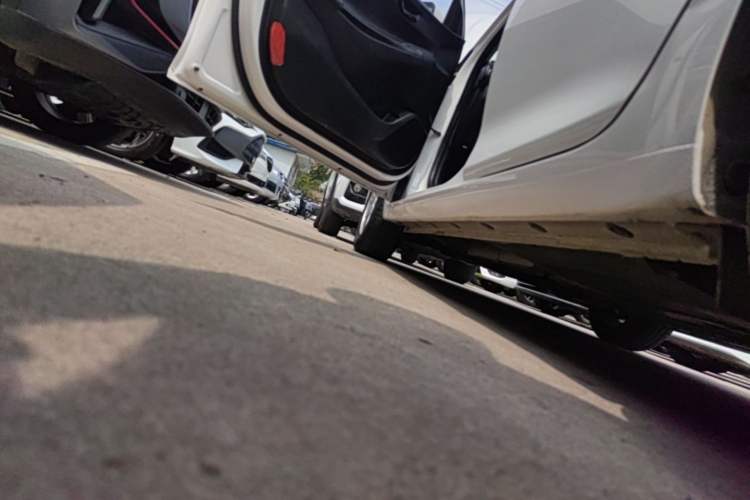 Used Hyundai Celesta 2018 1.6L Automatic GL Enjoyment Edition China VI compliant Left Side Sill