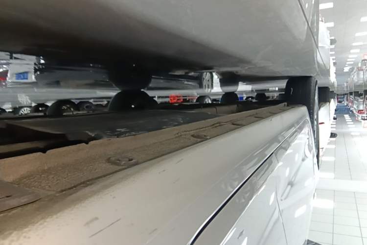 Used Hyundai Celesta 2018 1.6L Automatic GL Enjoyment Edition China VI compliant Left Side Sill