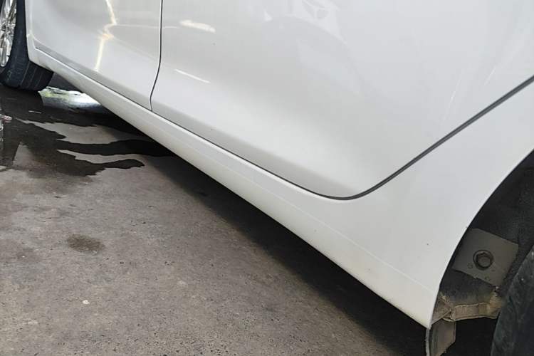 Used Hyundai Celesta 2018 1.6L Automatic GL Enjoyment Edition China VI compliant Left Side Sill