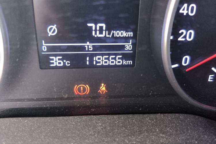 Used Hyundai Celesta 2018 1.6L Automatic GL Enjoyment Edition China VI compliant Odometer Close Up