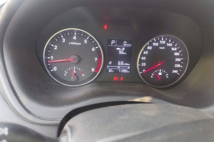 Used Hyundai Celesta 2018 1.6L Automatic GL Enjoyment Version China V Standard Odometer Close Up