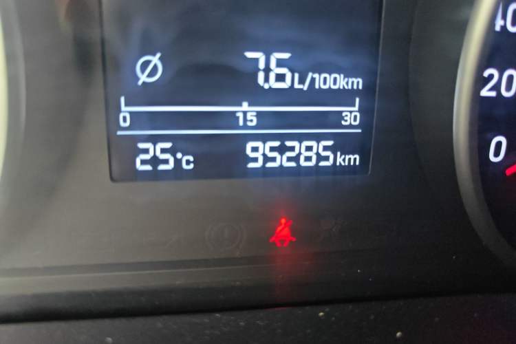 Used Hyundai Celesta 2018 1.6L Automatic GL Enjoyment Version China V Standard Odometer Close Up
