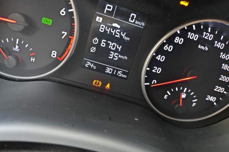 Used Hyundai Celesta 2018 1.6L Automatic GL Enjoyment Edition China VI compliant Odometer Close Up