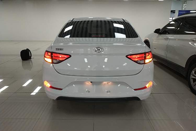 Used Hyundai Celesta 2018 1.6L Automatic GL Enjoyment Edition China VI compliant Rear