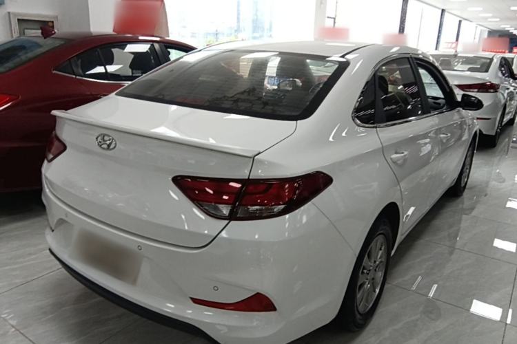 Used Hyundai Celesta 2018 1.6L Automatic GL Enjoyment Edition China VI compliant Rear Right 45 Deg