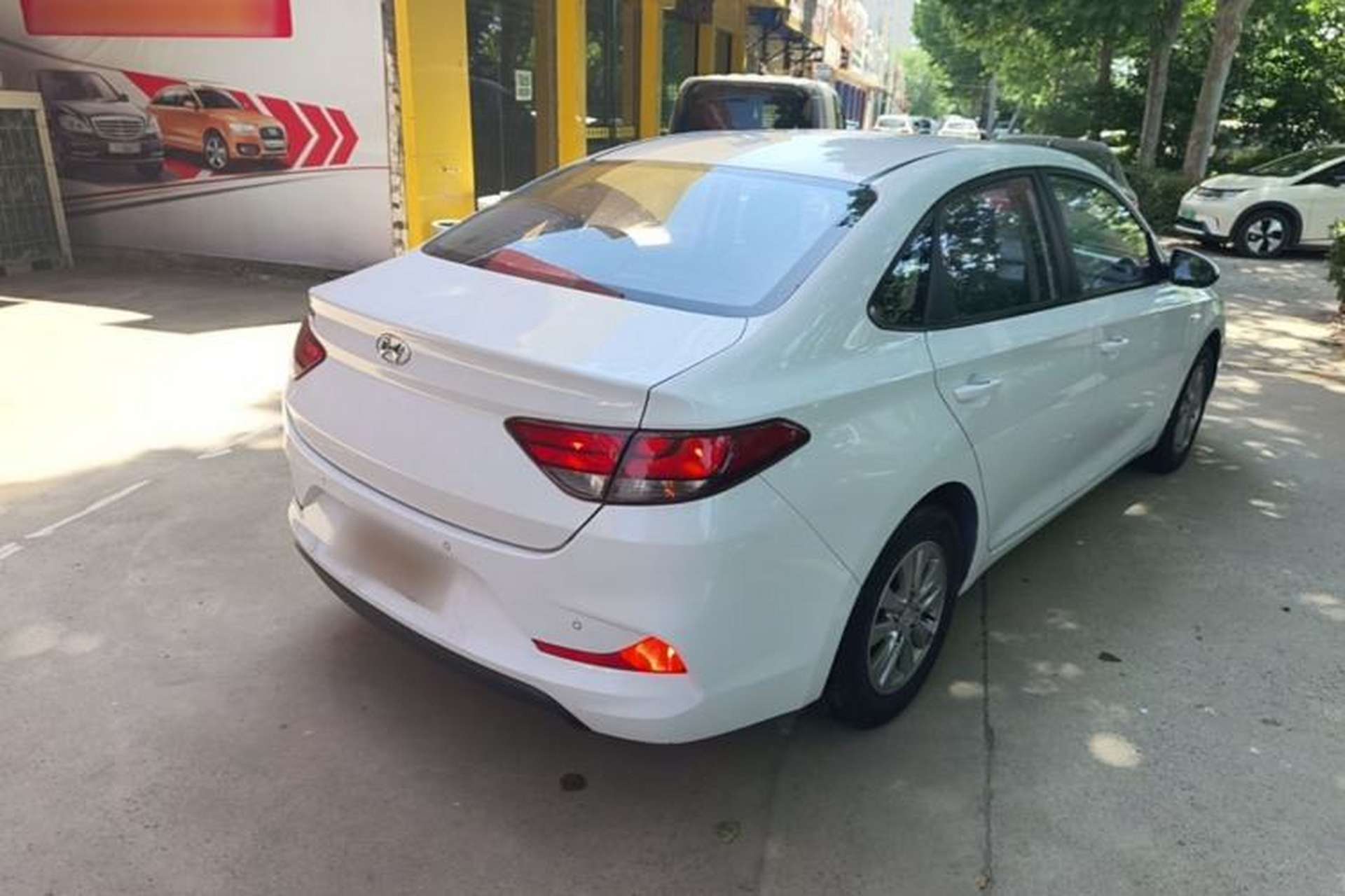 Used Hyundai Celesta 2018 1.6L Automatic GL Enjoyment Edition China VI compliant Rear Right 45 Deg