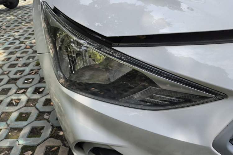 Used Hyundai Celesta 2018 1.6L Automatic GL Enjoyment Edition China VI compliant Right Front Headlight