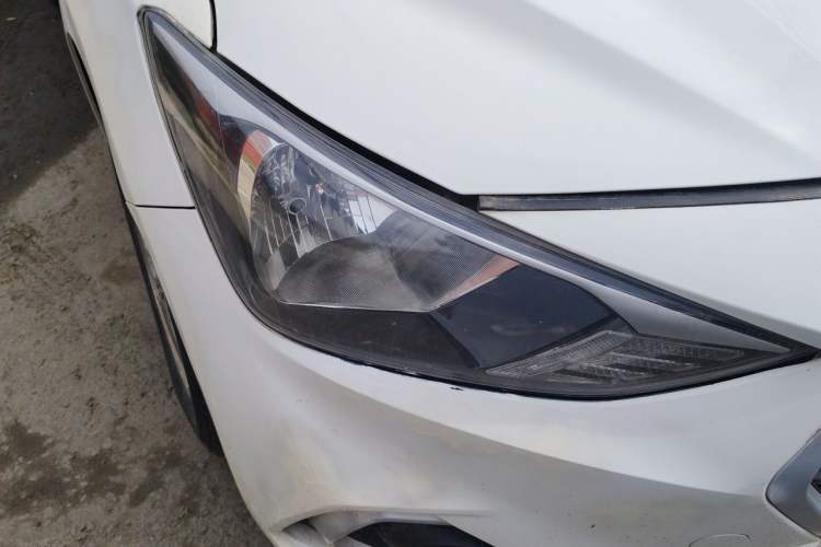 Used Hyundai Celesta 2018 1.6L Automatic GL Enjoyment Edition China VI compliant Right Front Headlight