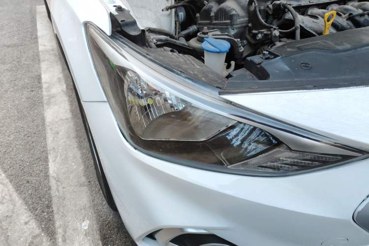 Used Hyundai Celesta 2018 1.6L Automatic GL Enjoyment Version China V Standard Right Front Headlight