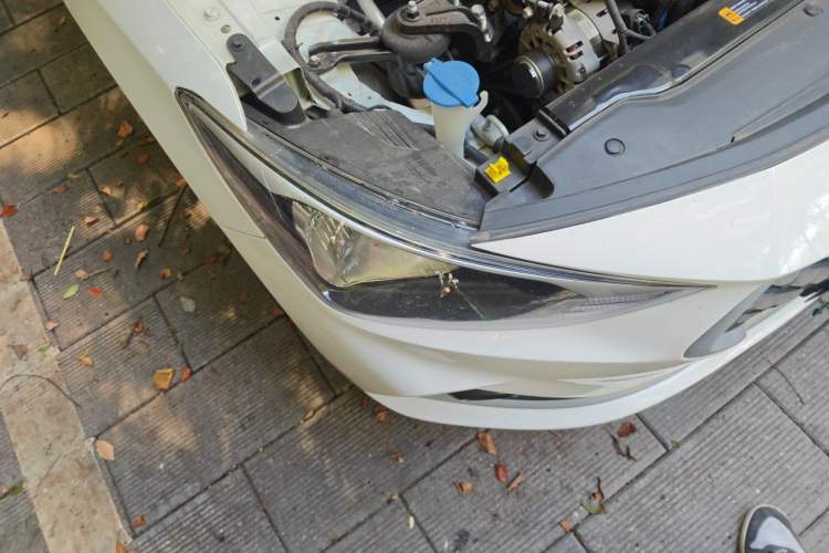 Used Hyundai Celesta 2018 1.6L Automatic GL Enjoyment Edition China VI compliant Right Front Headlight