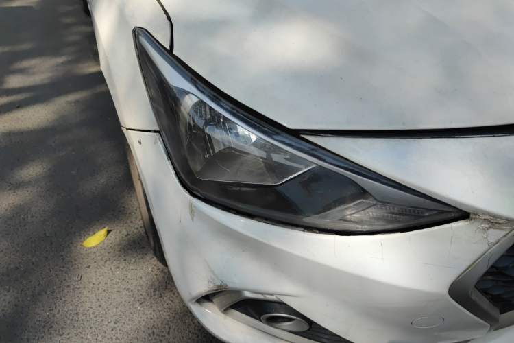 Used Hyundai Celesta 2018 1.6L Automatic GL Enjoyment Edition China VI compliant Right Front Headlight