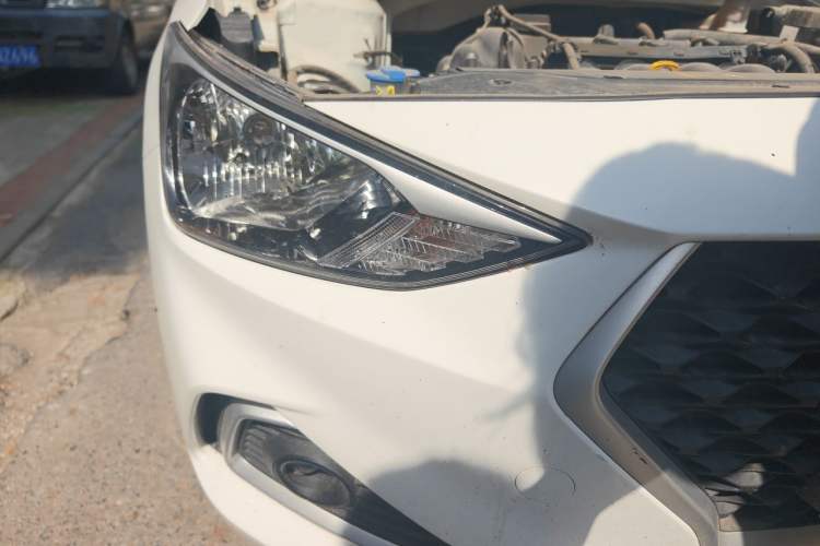 Used Hyundai Celesta 2018 1.6L Automatic GL Enjoyment Edition China VI compliant Right Front Headlight
