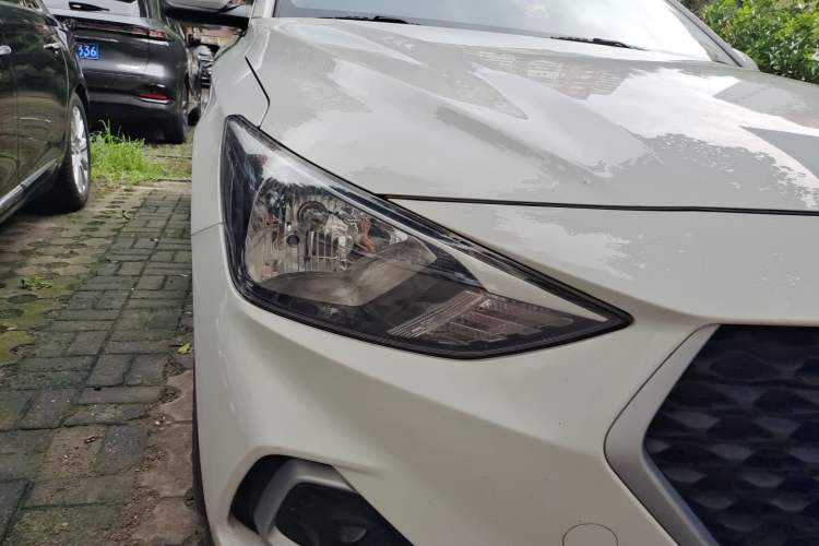 Used Hyundai Celesta 2018 1.6L Automatic GL Enjoyment Edition China VI compliant Right Front Headlight