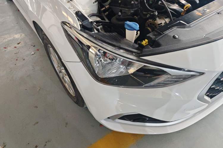 Used Hyundai Celesta 2018 1.6L Automatic GL Enjoyment Edition China VI compliant Right Front Headlight