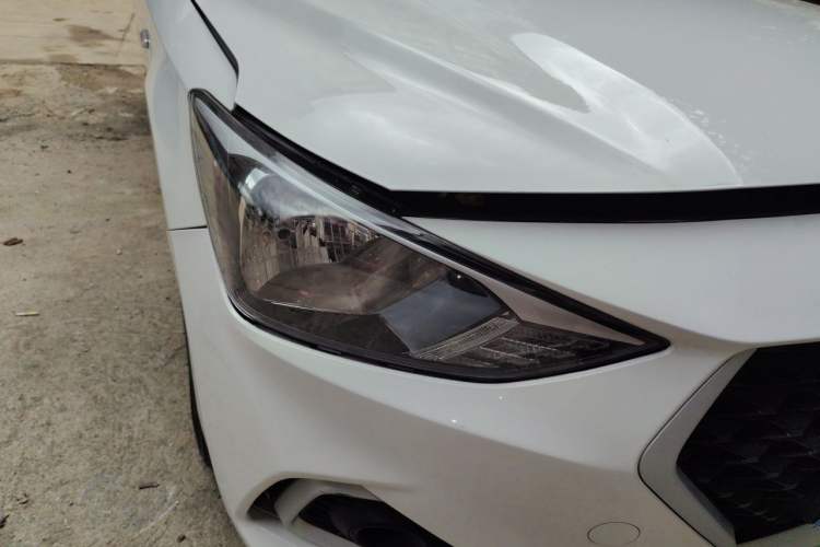 Used Hyundai Celesta 2018 1.6L Automatic GL Enjoyment Edition China VI compliant Right Front Headlight