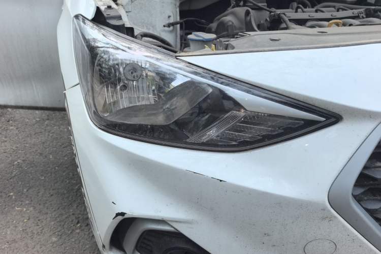 Used Hyundai Celesta 2018 1.6L Automatic GL Enjoyment Edition China VI compliant Right Front Headlight